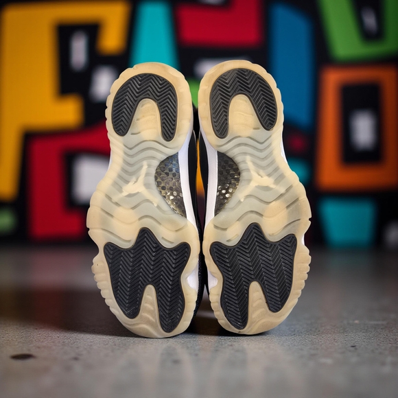 Air Jordan 11 Retro Mid Gratitude Size 8 Defining Moments (CT8012-170) - Picture 6 of 7